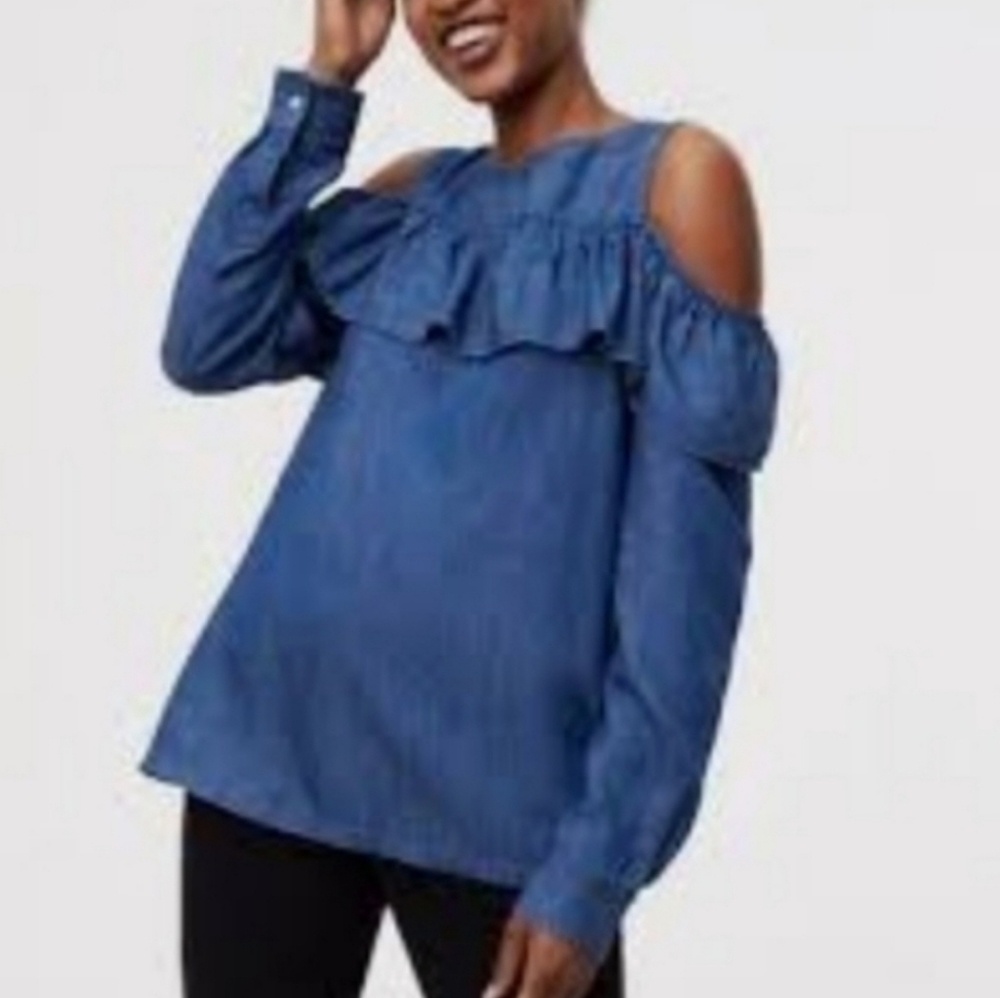 BRANDNEW LOFT BLUE CHAMBRAY COLD SHOULDER BLOUSE M